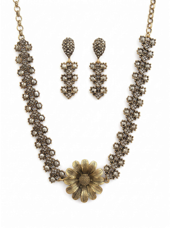 Daisy Reverie Necklace and Earring Set